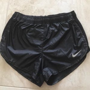 Nike women’s running shorts black lux